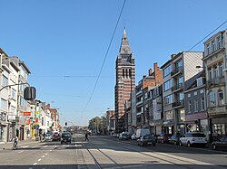 Merksem, straatzicht met kerk foto1 2011-10-16 12.50